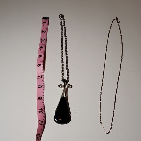 2 Avon Necklaces - Picture 2 of 3